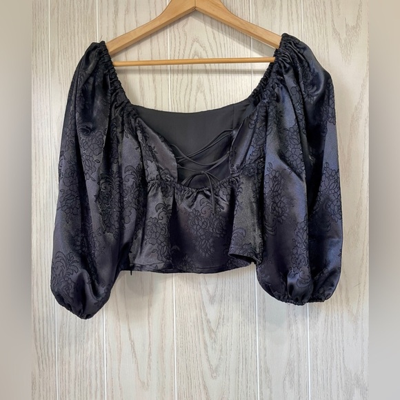 Do + Be Black Satin Puff Sleeve Crop Top Size M LNC - Picture 3 of 4